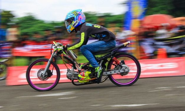 Balapan Lintas Lurus Atau Di Kenal Sebagai Dragrace