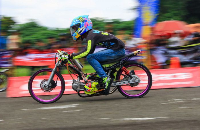 Balapan Lintas Lurus Atau Di Kenal Sebagai Dragrace