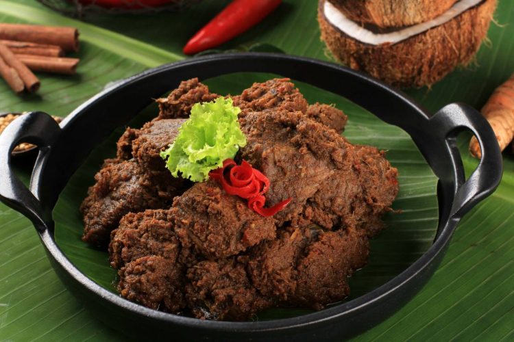 Hidangan Tradisional Rendang Dengan Bumbu Khasnya