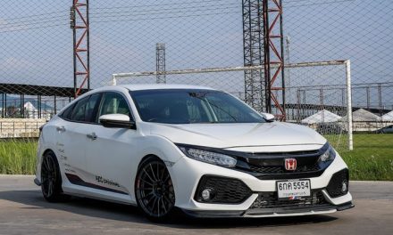 Circle Kendaraan Sedan Kelas Mewah Civic Turbo