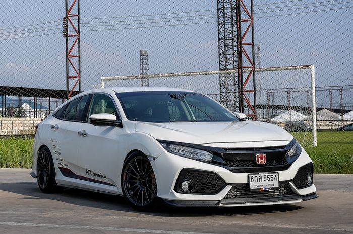 Circle Kendaraan Sedan Kelas Mewah Civic Turbo
