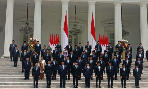 Kaki Tangan Presiden Atau Menteri Pejabat Negara