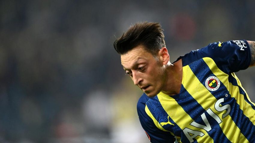 Mesut Ozil Merupakan Pemain Sepak Bola Yang Sangat Handal