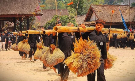 Kegiatan Budaya Sunda Dalam Tradisi Seren Taun