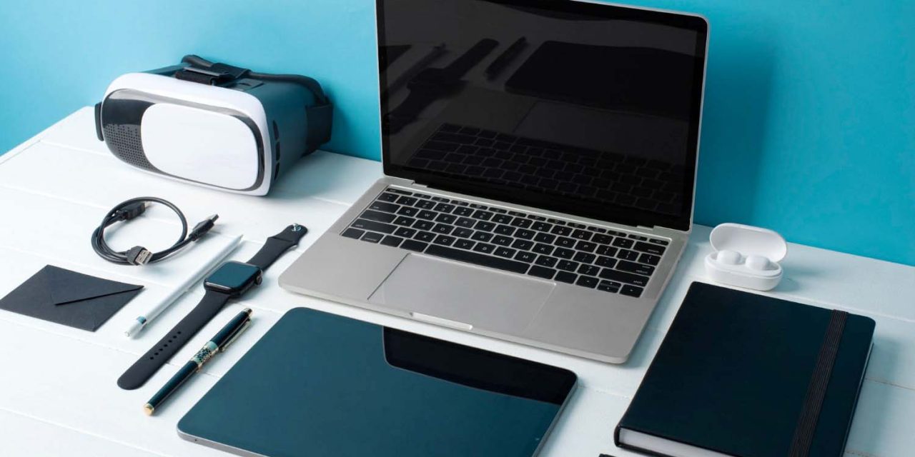 Perangkat Kecil Elektronik Gadget Sangat Di Butuhkan