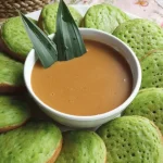 Adonan Tepung Serabi Menjadi Makanan Tradisional Manis