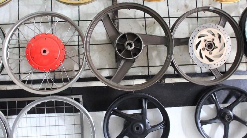 Sebuah Lingkar Motor Atau Bagian Velg Di Roda