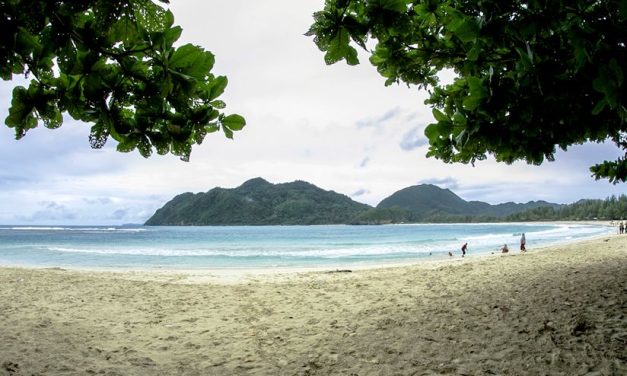 Bentukan Alami Pantai Yang Memiliki Keindahan Perairan