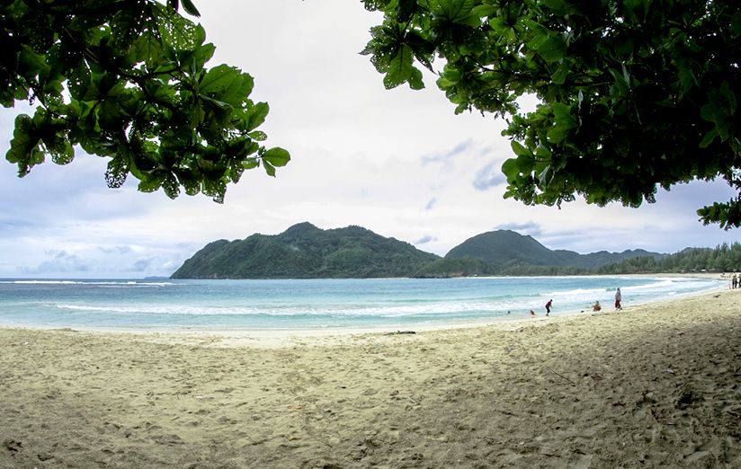 Bentukan Alami Pantai Yang Memiliki Keindahan Perairan