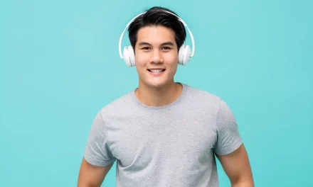 Perangkat Elekteonik Headset Yang Banyak Di Gunakan