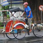 Kendaraan Tradisional Sebuah Becak Dayung