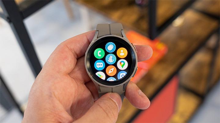 Perangkat Canggih Smartwatch Sebuah Jam Pintar