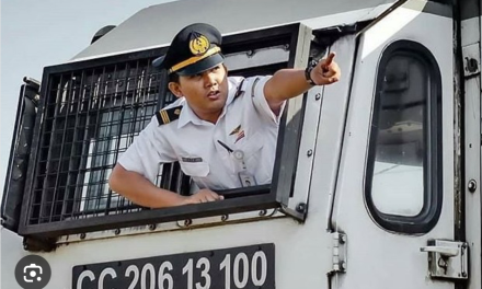 Pengemudi Kereta Api Yaitu Seorang Masinis