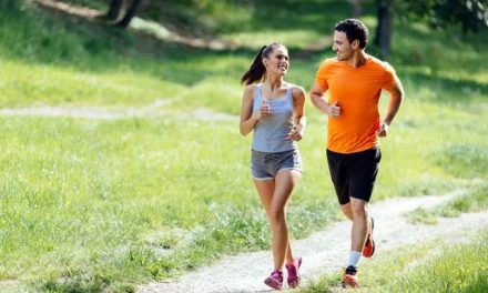 Aktivitas Olahraga Santai Jogging Berlari Ringan
