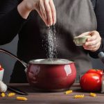 Sebuah Bahan Dapur Garam Yang Memiliki Rasa Asin