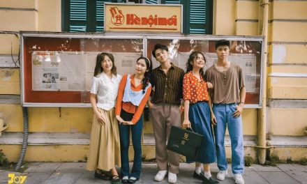 Penampilan Pemuda Retro Dengan Gaya 80an