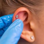 Tindakan Bolongan Piercing Di Bagian Tubuh