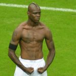 Seseorang Pesepakbola Balotelli Yang Tangguh Fisik